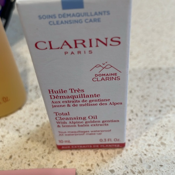 🙈LOW START🙈Kate Spade NWOT Saffiano Leather Polka Dot Cosmetic Bag w/Beauty Set - Picture 10 of 10